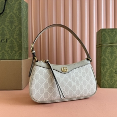 Gucci Hobo Bags